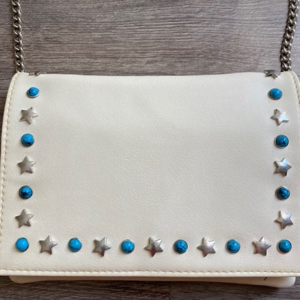 White purse crossbody